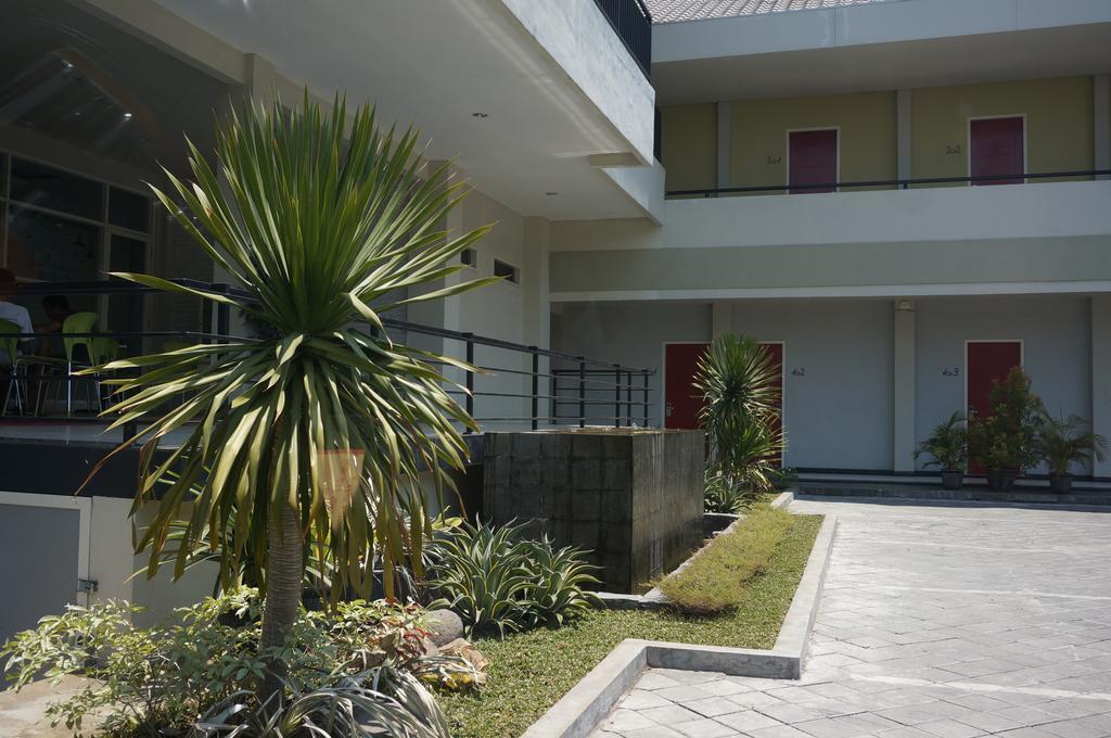 Rumah Cassa Guest House Sorabaya Extérieur photo