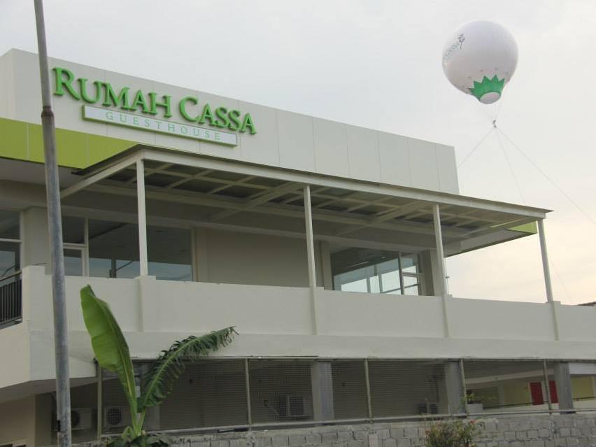 Rumah Cassa Guest House Sorabaya Extérieur photo